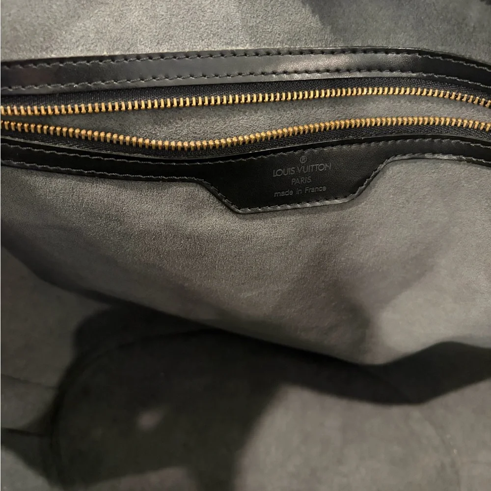 Louis Vuitton Black Epi Leather Zip Tote authentic AS0916 saint Jacques